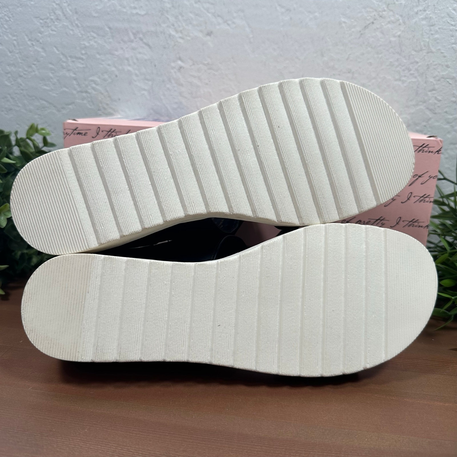 Kensie Women's Endy Slide Sandals Black Size 8 — image 6 of 6